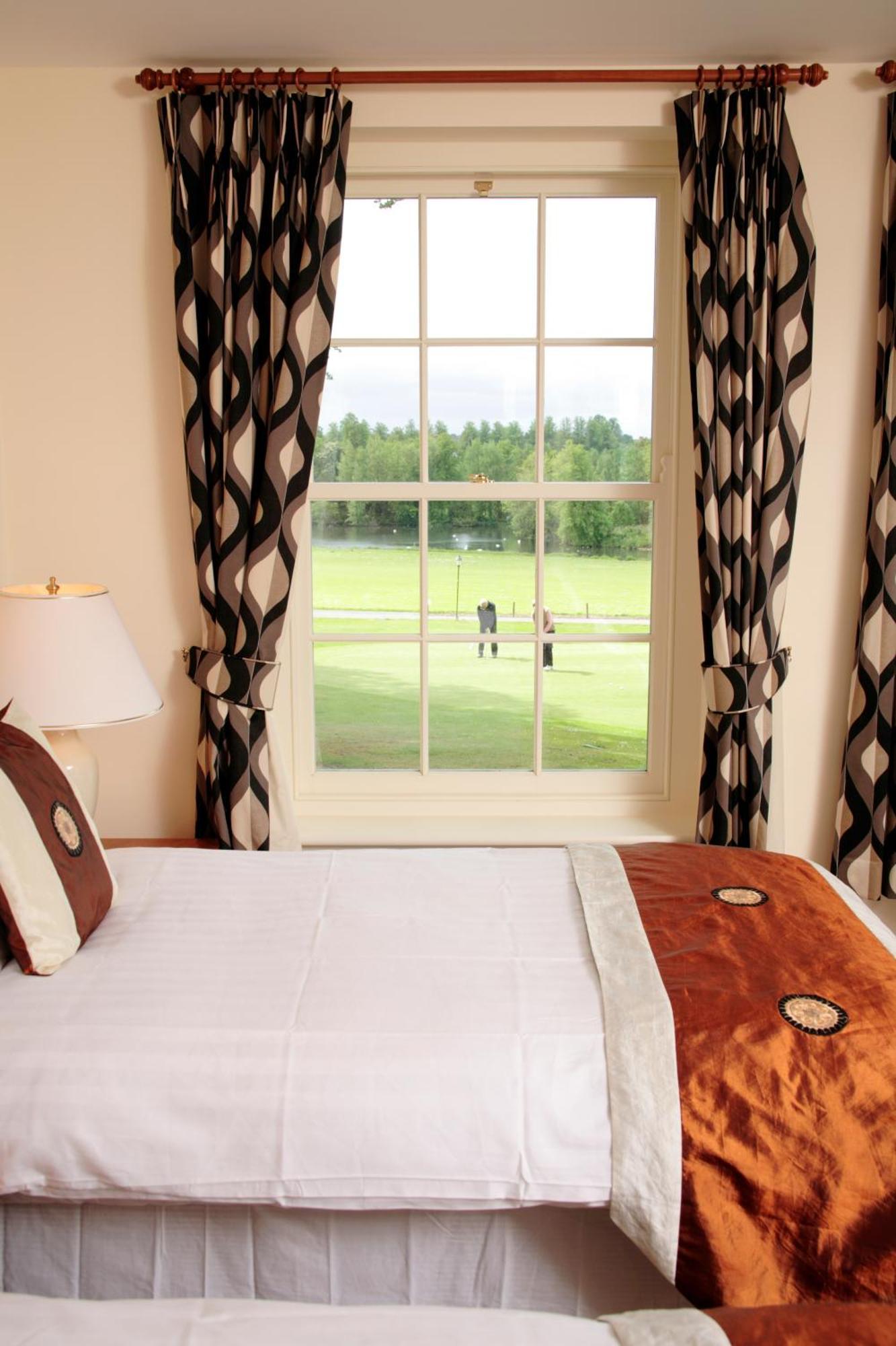 Donnington Grove Guest House Newbury  Ngoại thất bức ảnh