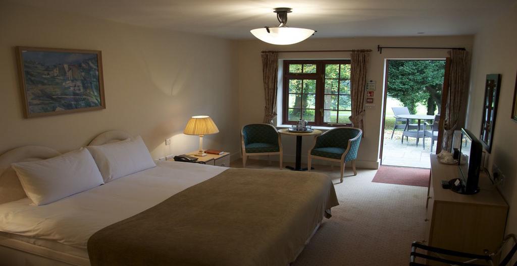 Donnington Grove Guest House Newbury  Ngoại thất bức ảnh
