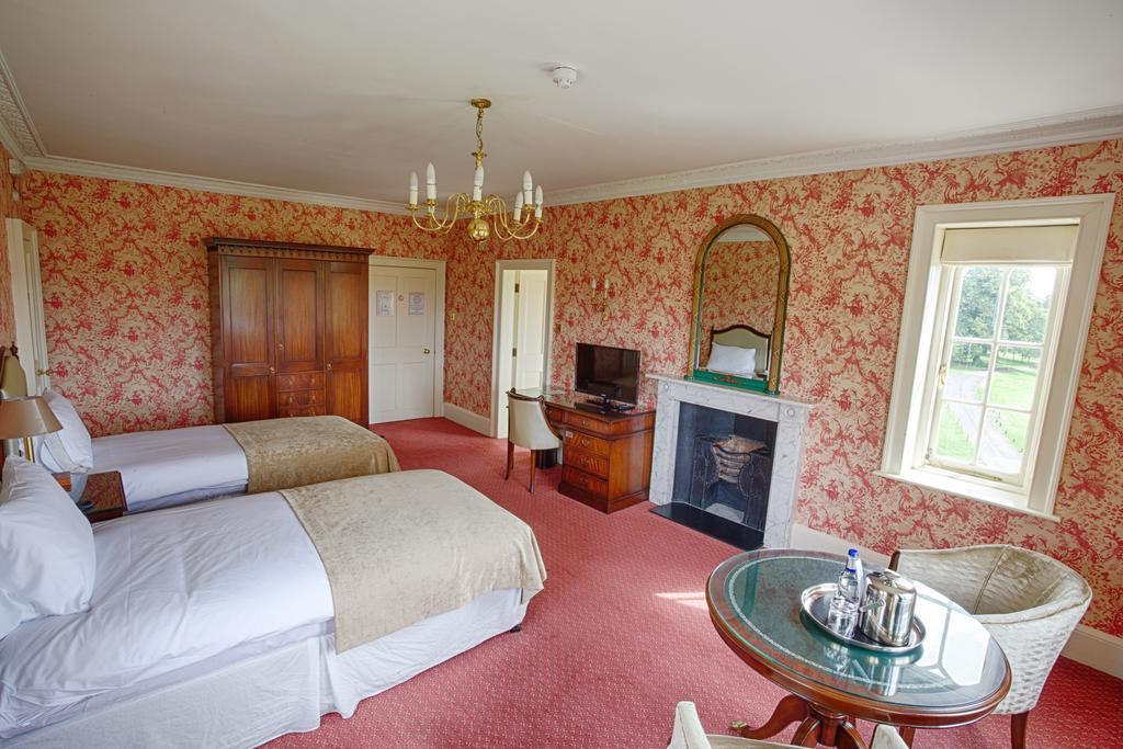 Donnington Grove Guest House Newbury  Ngoại thất bức ảnh